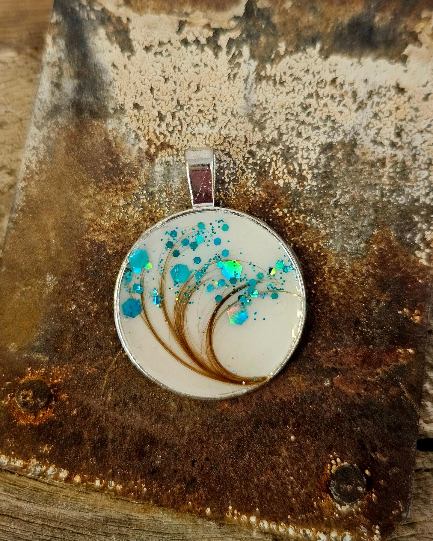 The Lovelock Pendant