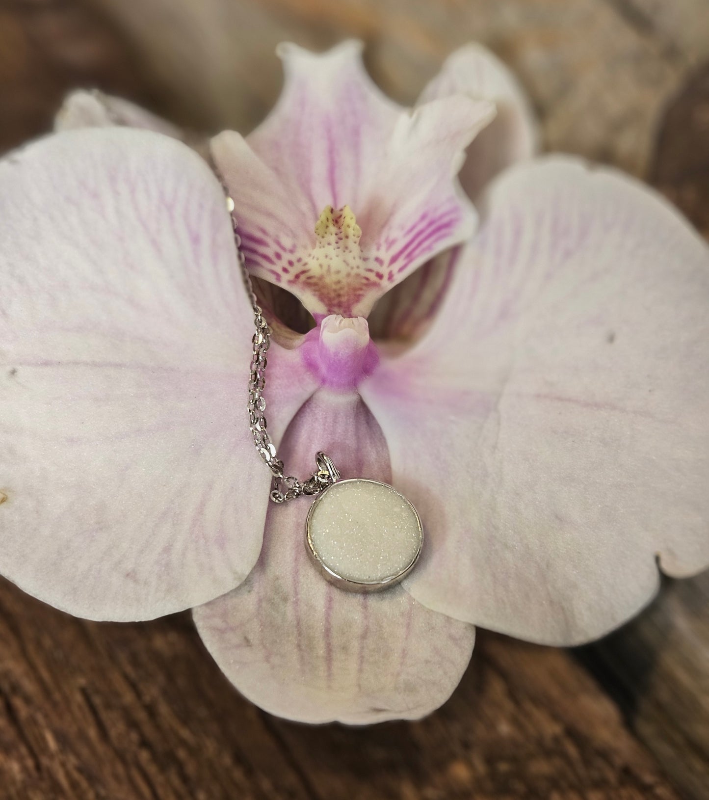 Classic Round Necklace