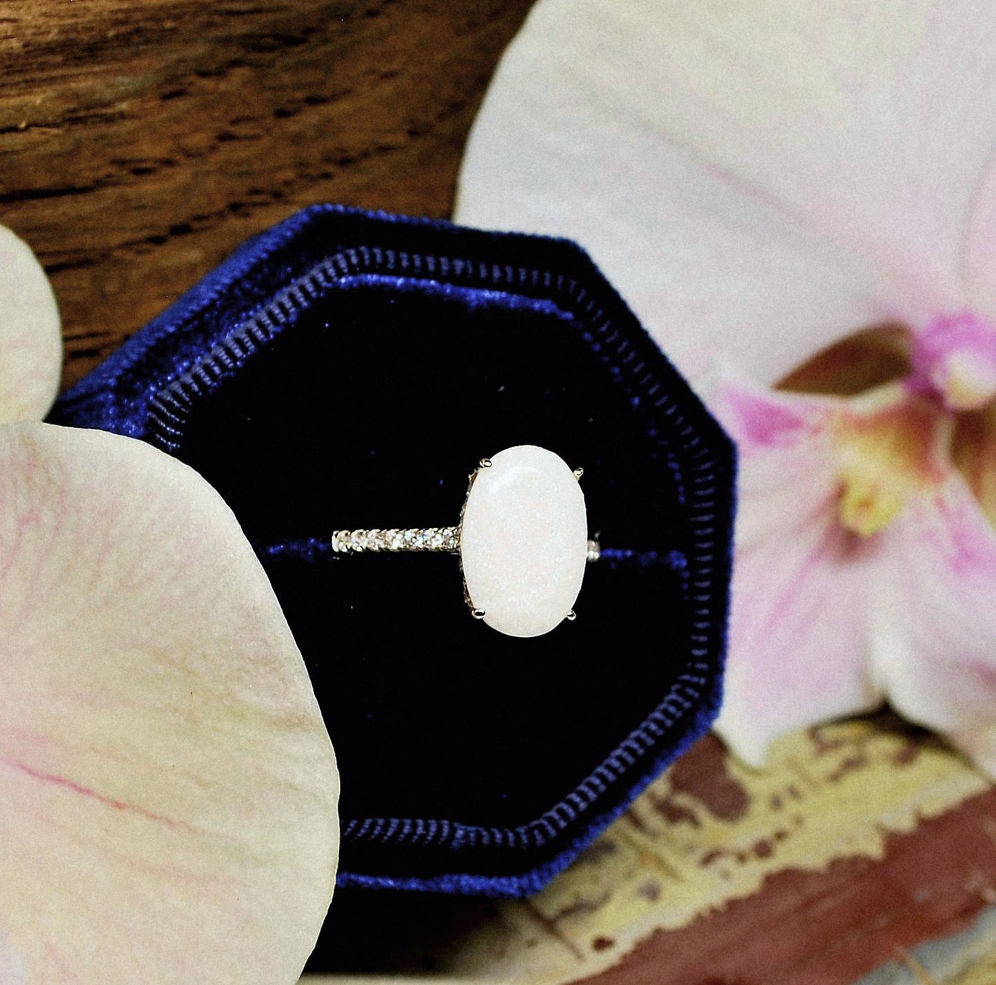 The Hidden Halo Oval