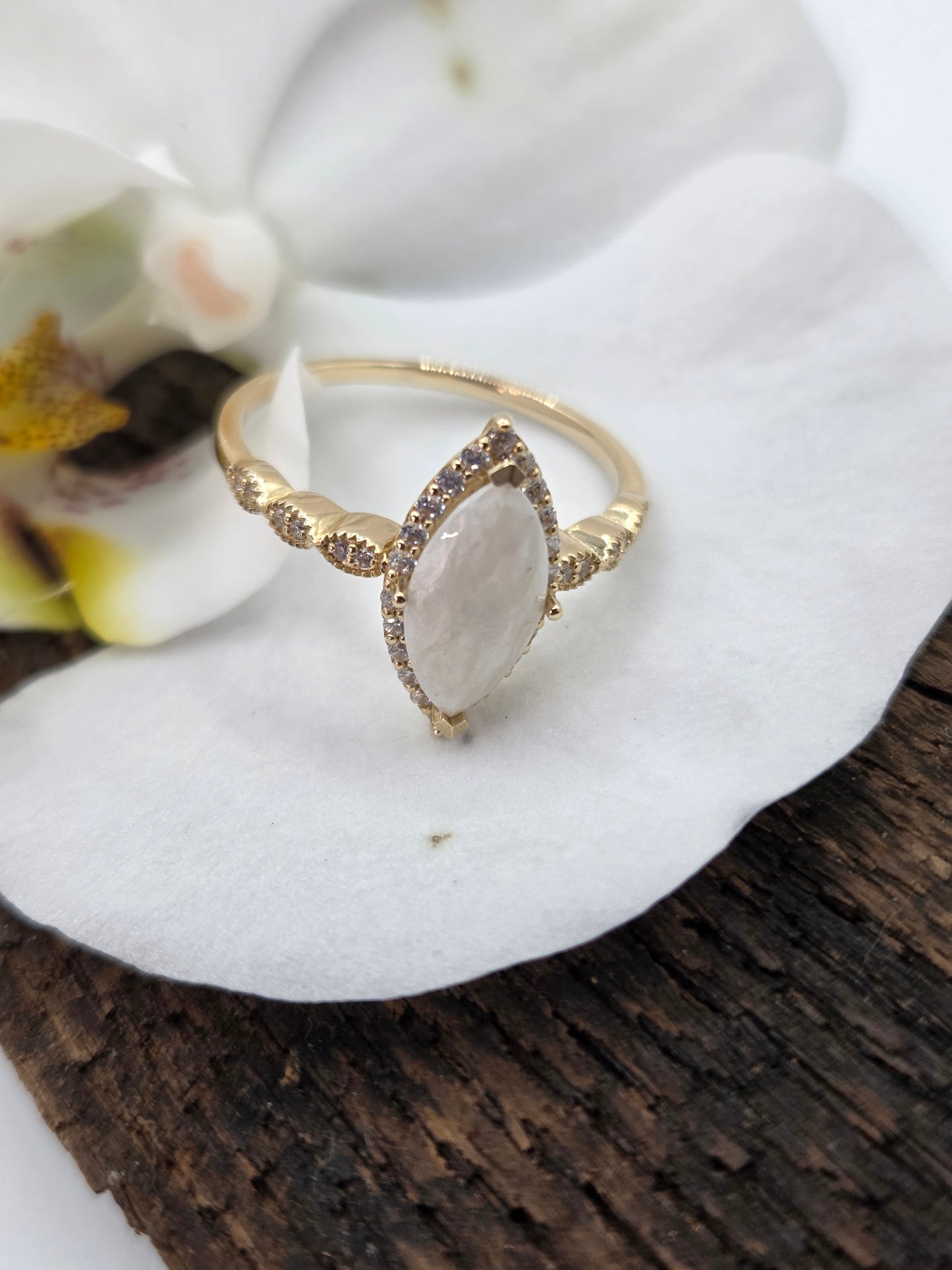 The Navette Ring