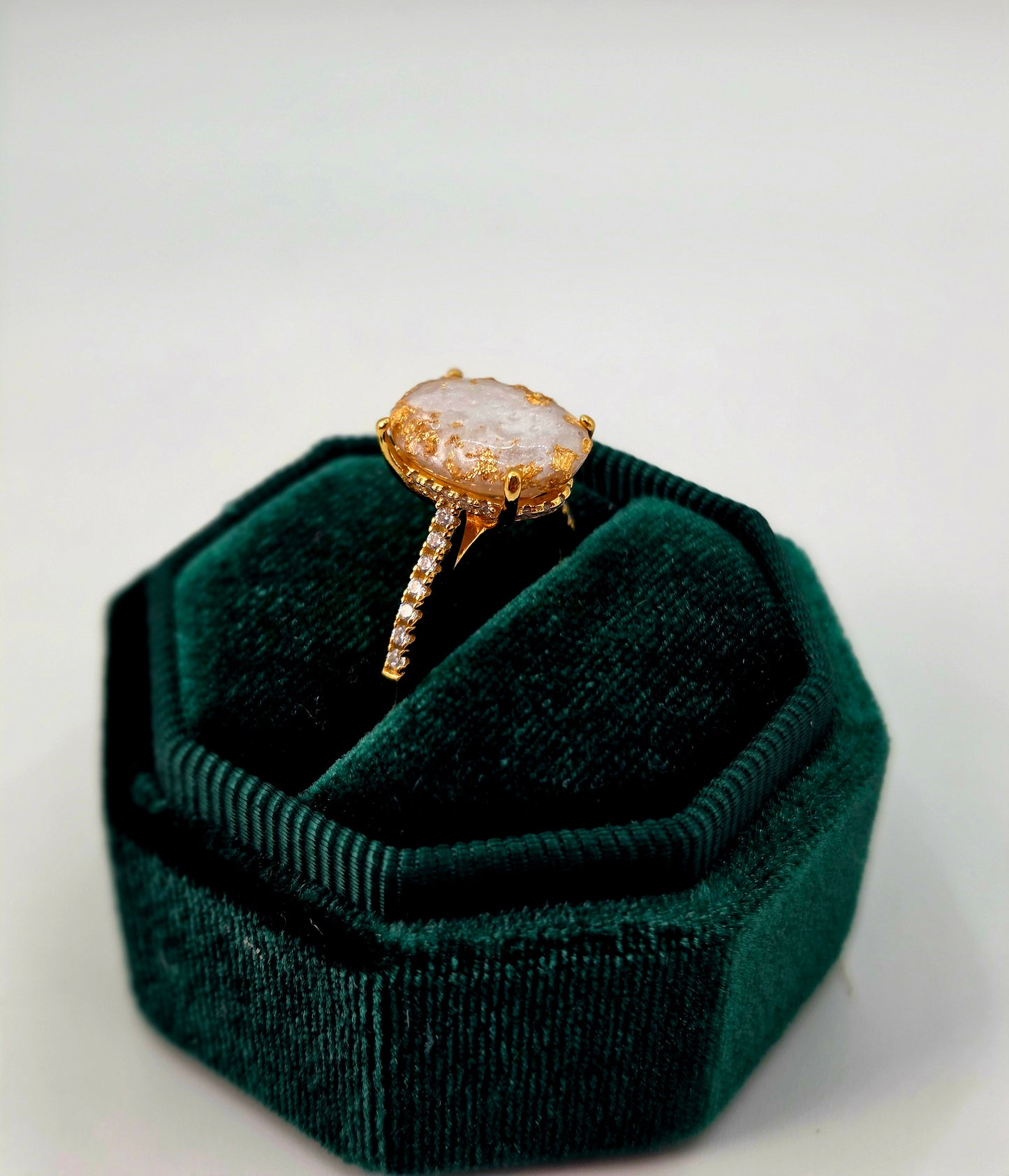 The Hidden Halo Oval